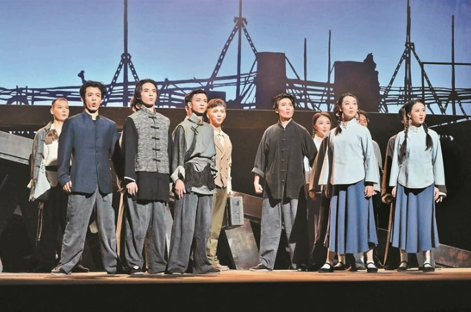 “90后”挑梁 韩再芬客串 大型原创黄梅戏《延年和乔年》深圳首演赢得满堂喝彩 “90后”挑梁 韩再芬客串 大型原创黄梅戏《延年和乔年》深圳首演赢得满堂喝彩