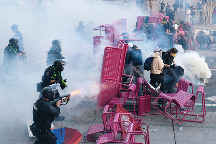 “三权失衡”下美国震荡“重塑”