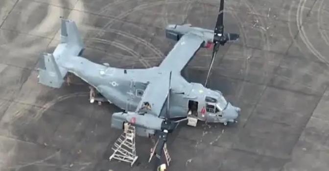 驻日美军“鱼鹰”运输机在鹿儿岛奄美机场紧急着陆