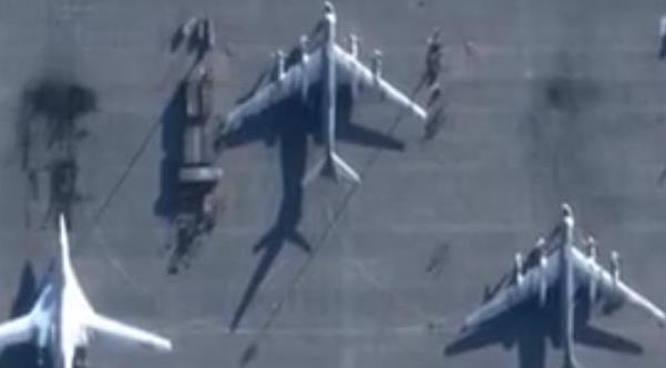视频：俄境内两军用机场遭乌袭击